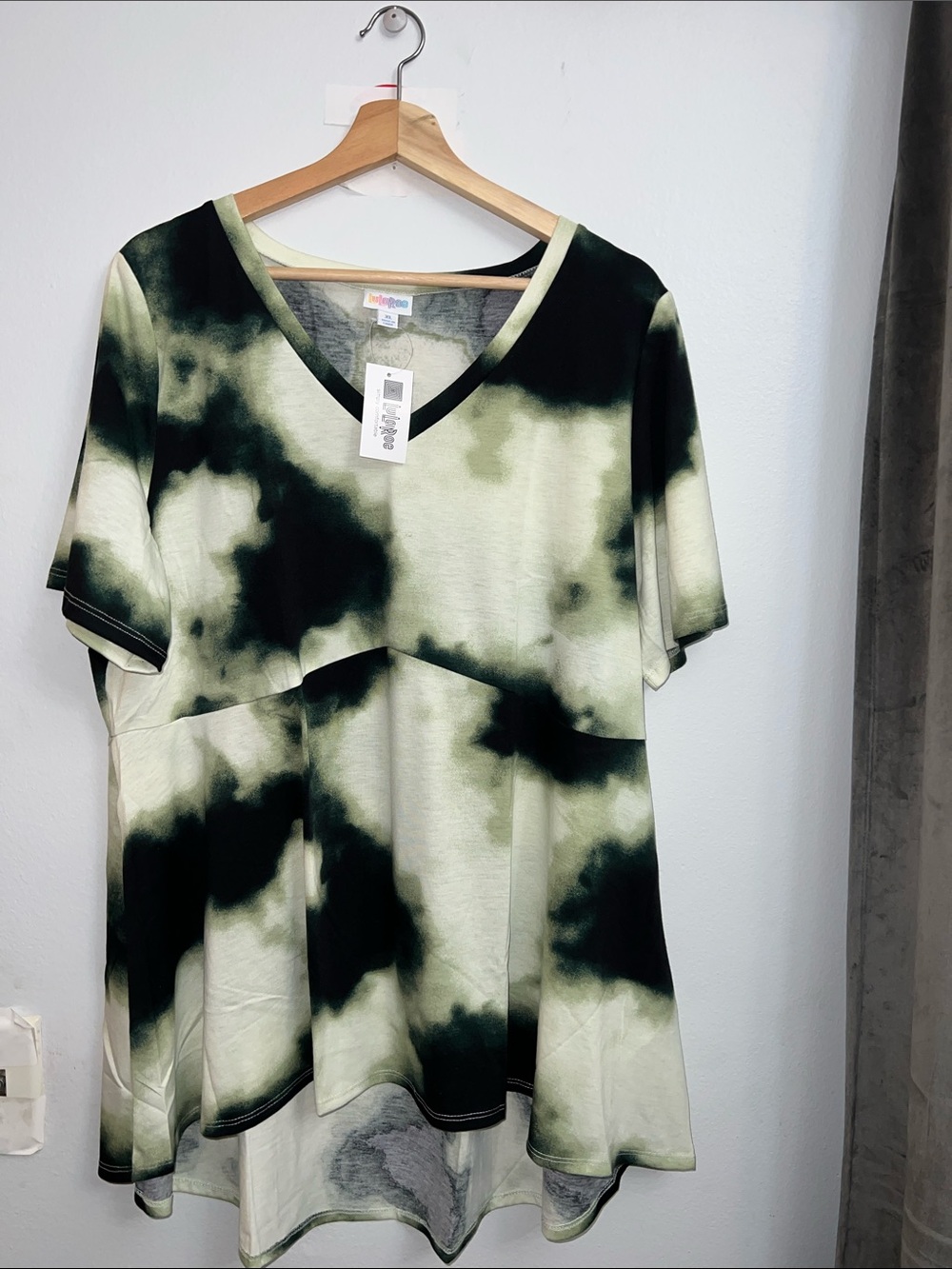 LuLaRoe Olive Green and Black Tie-Dye V-Neck Swing Jana XL NEW